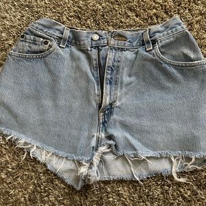 LEVI VINTAGE 550 JEAN SHORTS